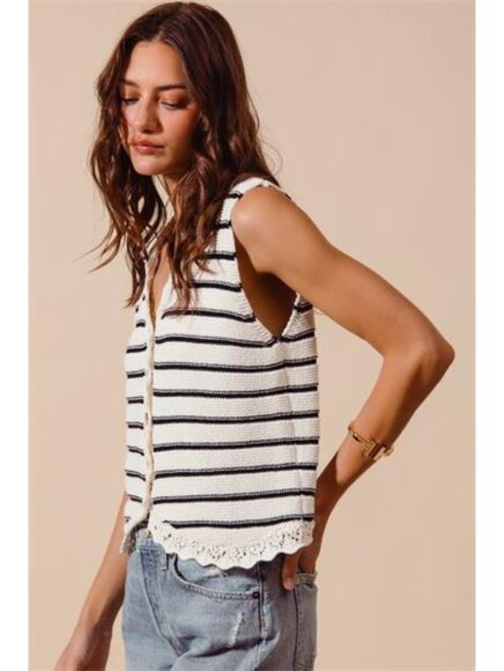 SO ME Buttoned Front Stripe Texture Knitted Sweater Vest - Picture 4 of 11